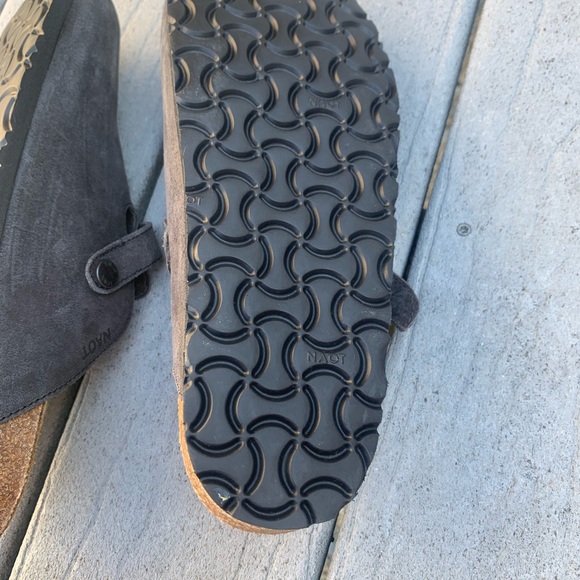 Naot Gray clogs with Ergonomic Design and Adjustable Strap - Picture 6 of 7